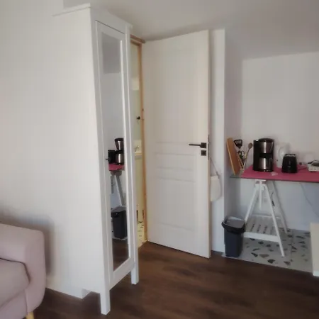 Petit Dans Un Jardin Appartement