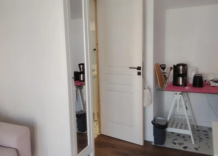 Petit Dans Un Jardin Appartement