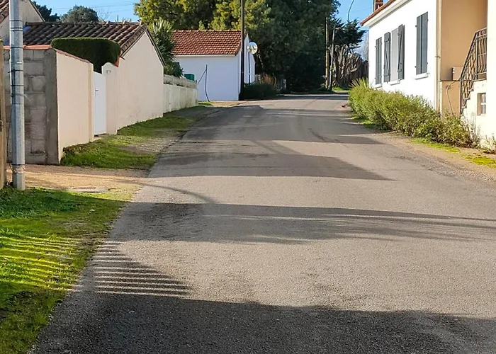 Petit Dans Un Jardin Appartement *