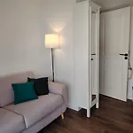 Petit Dans Un Jardin 波尔尼克