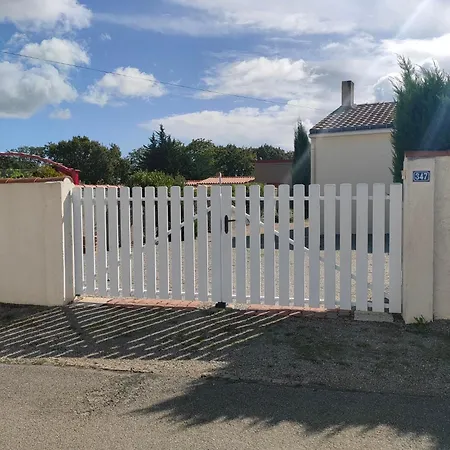 Apartment Petit Dans Un Jardin *
