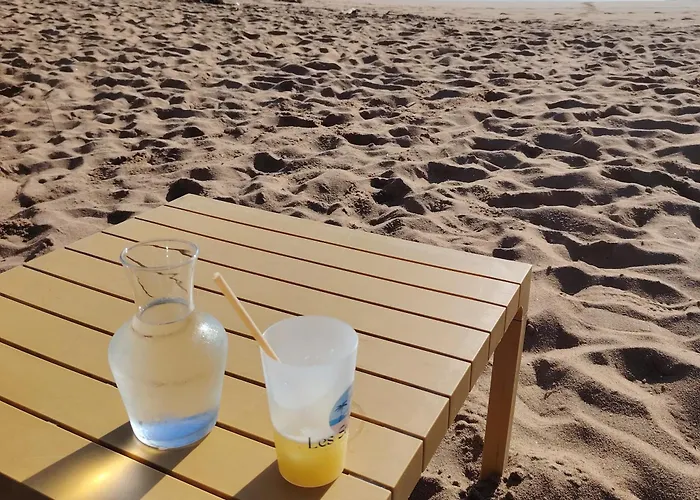 Petit Dans Un Jardin