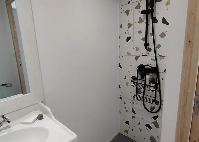 Petit Dans Un Jardin *