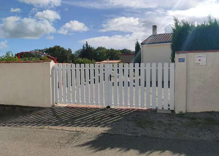 Apartment Petit Dans Un Jardin *