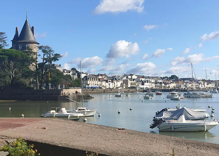 Apartment Petit Dans Un Jardin Pornic