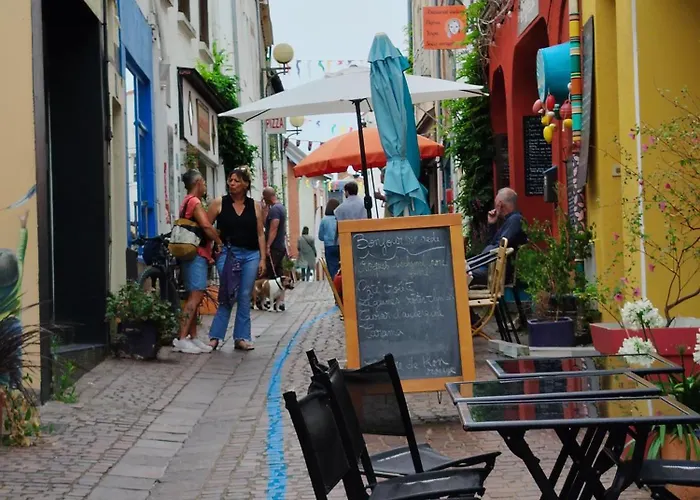 Daire Petit Dans Un Jardin Pornic