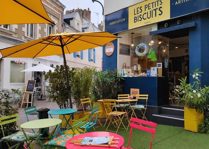 Petit Dans Un Jardin Daire *